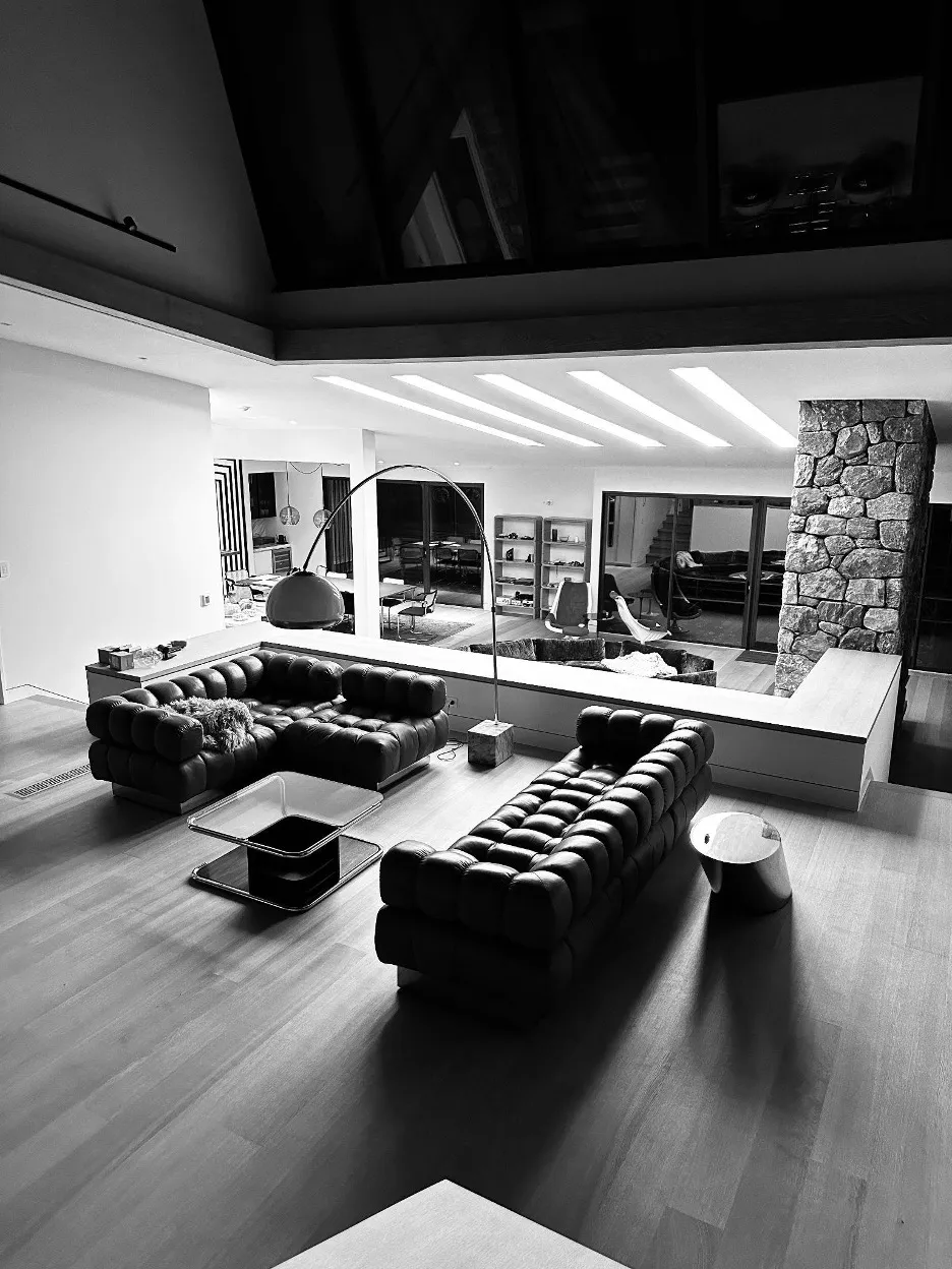 1979 - The Lewin House, 22 Ballwall Road, Easton CT. 4800 sf. About 3 acres. Indoor pool. Completed after Noyes' death by associate Lou Zurlo.